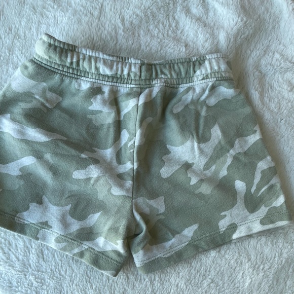 Toddler girl terry shorts 2 pairs - Picture 3 of 7